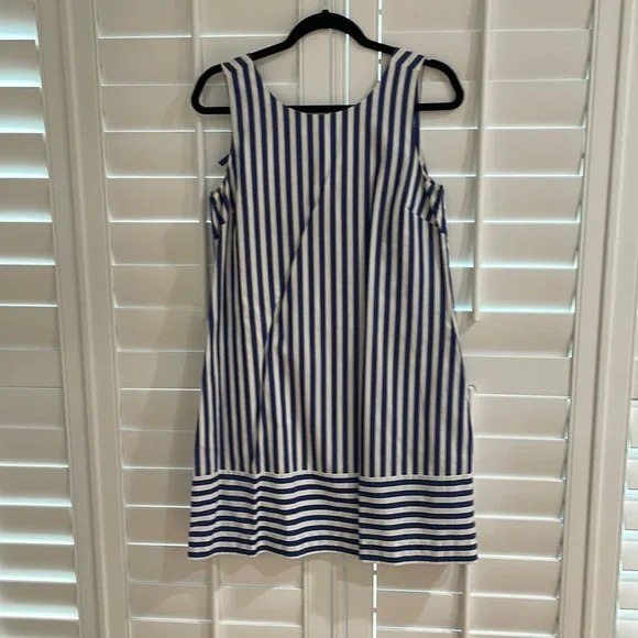 vineyard vines blue and white striped dress Vineyard Vines Blue and White Striped Performance Dress